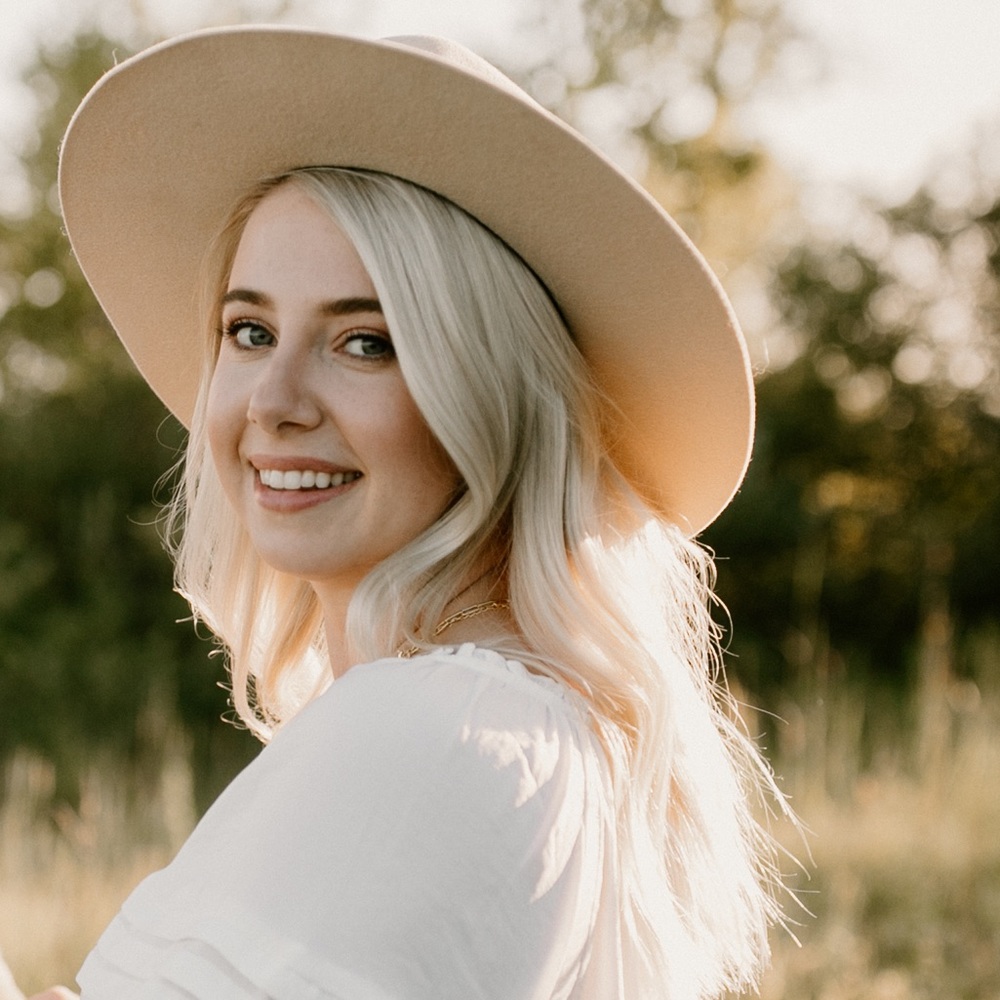 Meet your Posher, Whitney